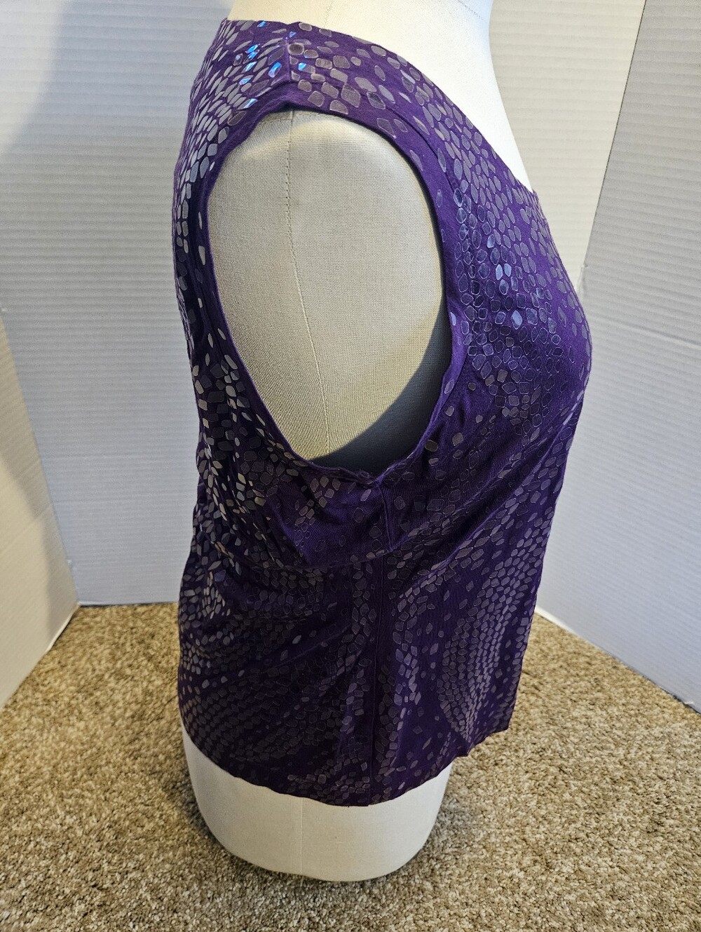 St. John Purple Snakeskin Foil Sparkle Knit Tank Top Scoop Neck Luxury - Picture 2 of 5